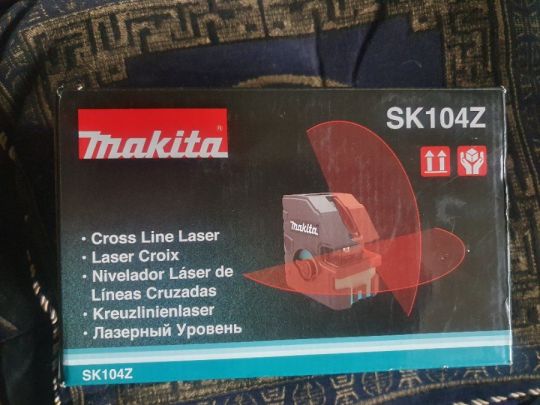 Makita SK104Z vonallézer -új