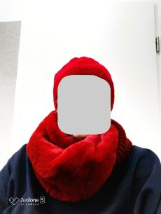 Meggypiros csavart körsál