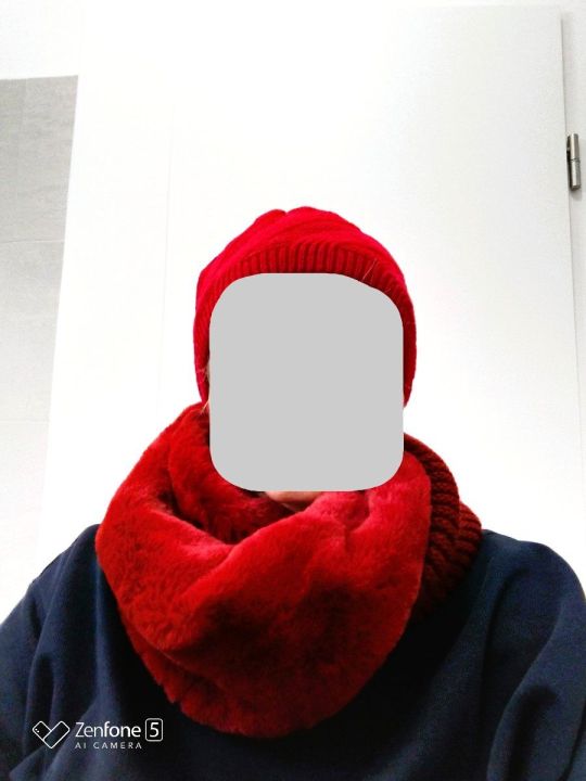 Meggypiros csavart körsál