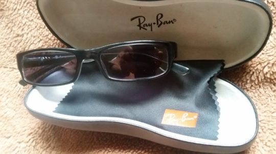 Mínusz 1 dioptriájú Ray-Ban foncsoros szemüveg tokkal +1