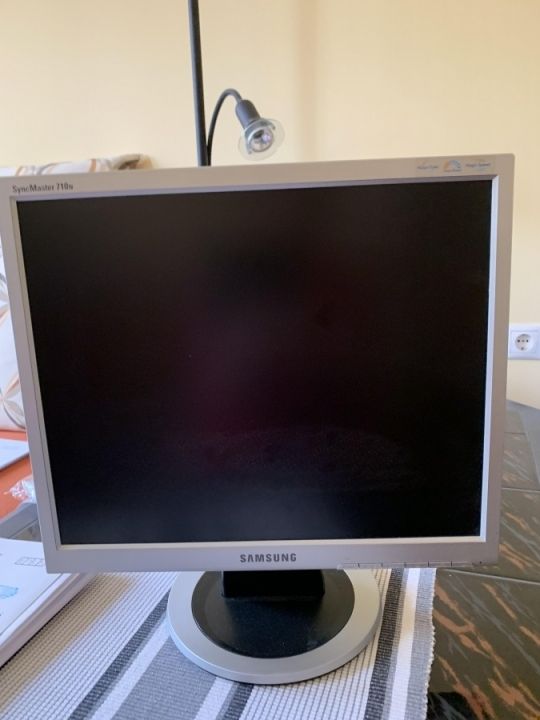 Monitorok  működőképesen,olcsón eladók!