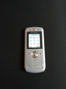 Motorola L6 telefon eladó Sim olvasója sérült,