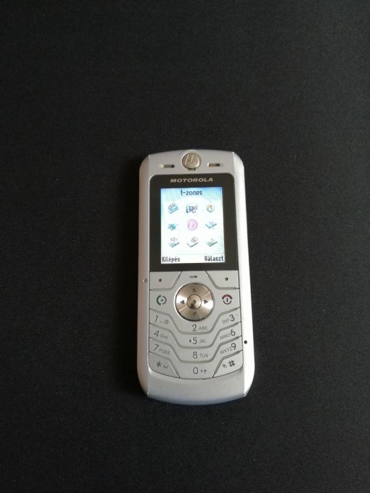 Motorola L6 telefon eladó Sim olvasója sérült,