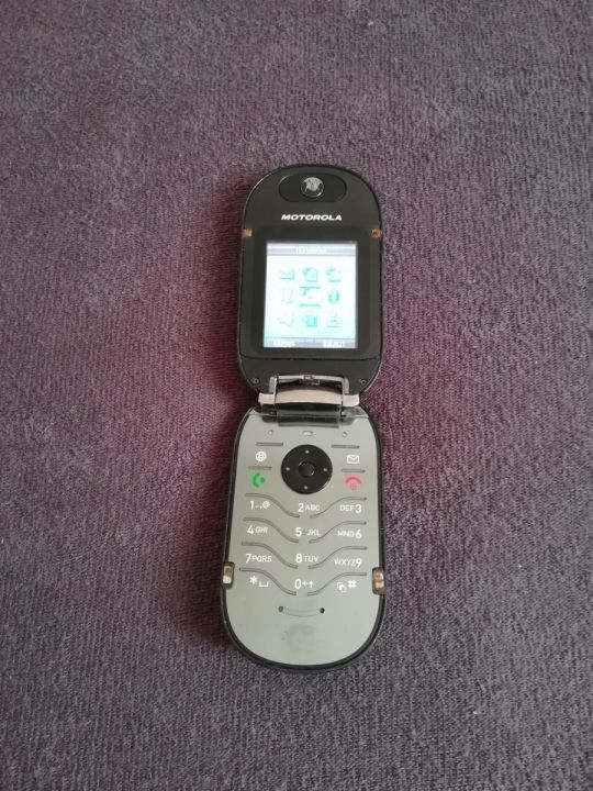 Motorola u6 , működik telekomos a hangerő le gomb nem jó.