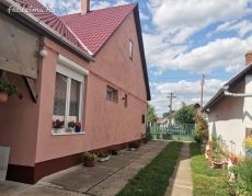 Nádudvaron családi ház eladó