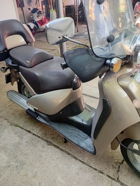 Nagytestű robogó
