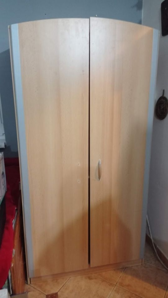 Natúr színű szekrény, ruhásszekrény szétszerelve