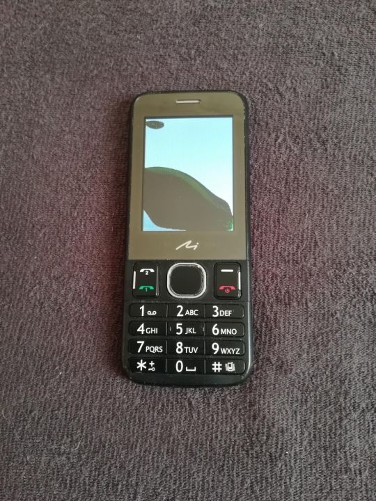 Navon bt100  telefon eladó ,törött kijelzős.