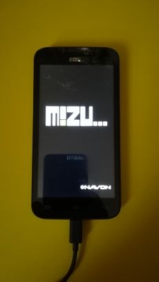 Navon Mizu M500 töltőn bejön a lógó,