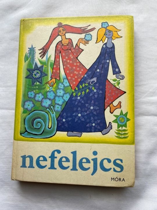 Nefelejcs kisiskolások verses könyve