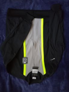 Nike új eredeti pulóver eladó m-es méretben.