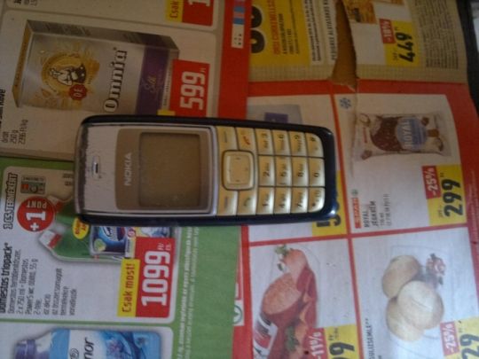Nokia 1112 telefon eladó, nem kapcsol be , működésképtelen.