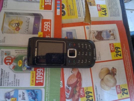 Nokia 1680 c  telefon eladó, törött kijelzős