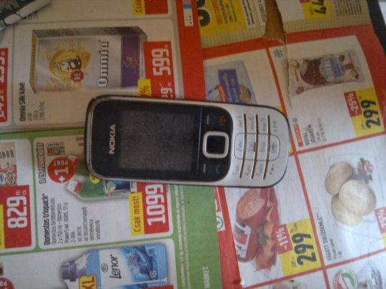Nokia 2330 telefon eladó, jó és vodá.. !