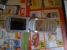 Nokia 2760 telefon eladó, törött kijelzősnem kapcsol be !