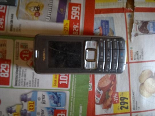 Nokia 3109 telefon eladó,törött nem kapcsol be  !