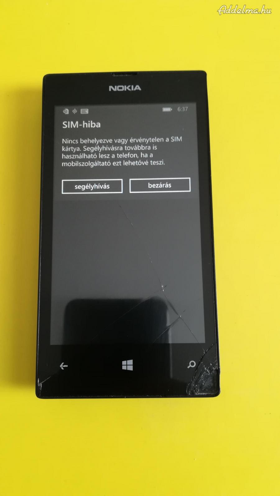 Nokia 520 mobil érintőhibás és jobb oldala sérült.