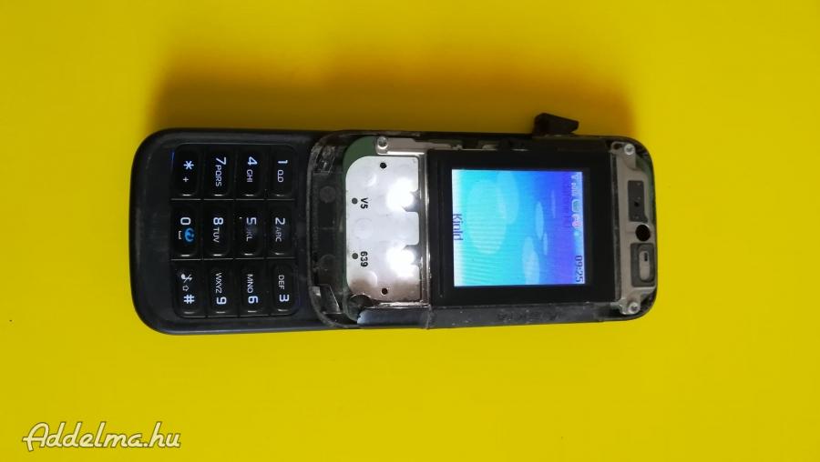 Nokia  5200 mobil eladó előlap hiányzik , mikrofon hibás é