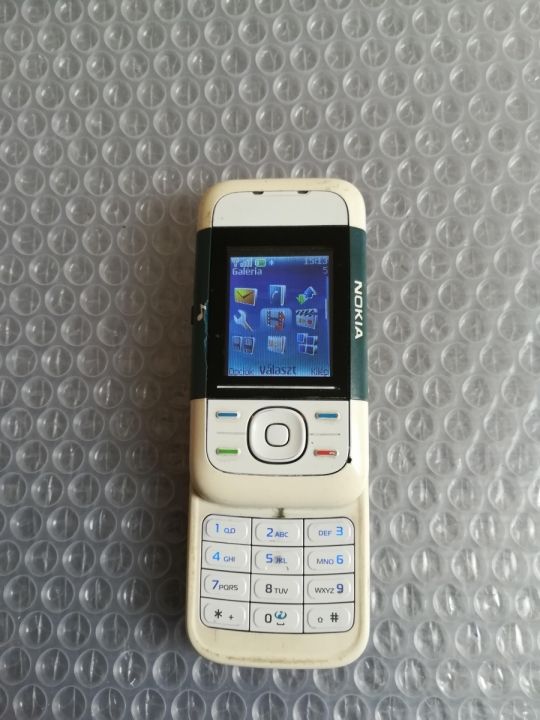 Nokia 5200 telefon eladó , kijelzője