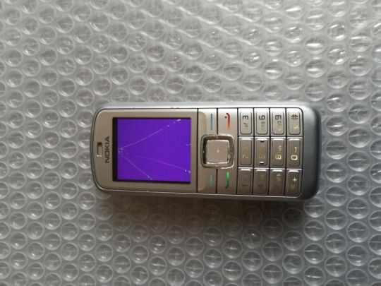Nokia 6070 telefon eladó ,törött kijelzős