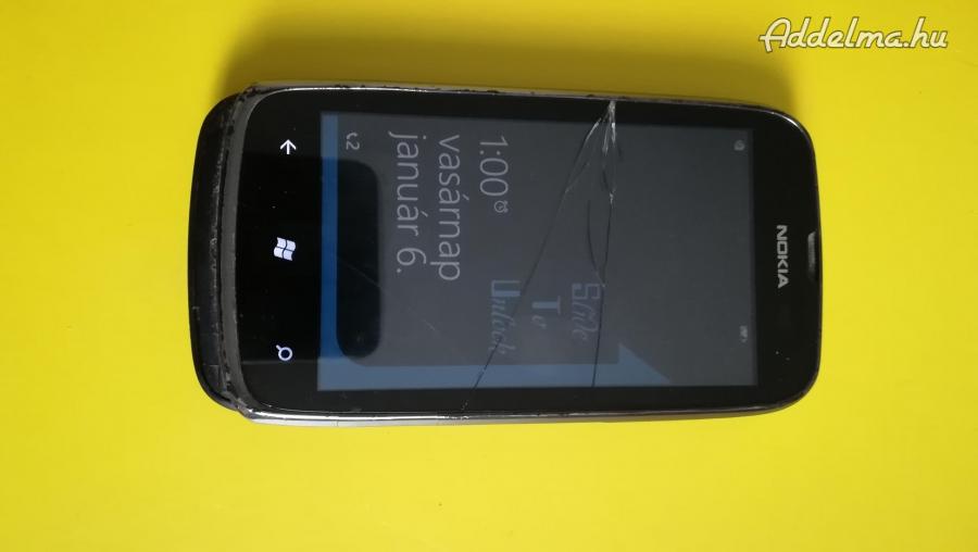 Nokia 610 mobil törött érintő hibás , kijelző repedt!.
