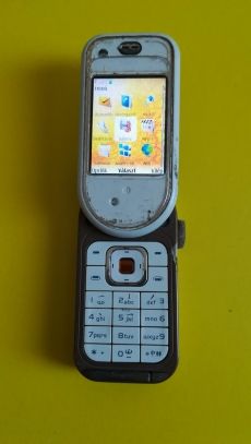 Nokia 7370 mobil eladó nem tölt és t-mobiloss!