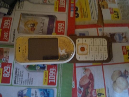 Nokia 7370  telefon eladó, nem kapcsol be  !
