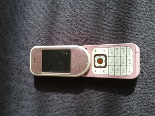 Nokia  7373  telefon eladó,