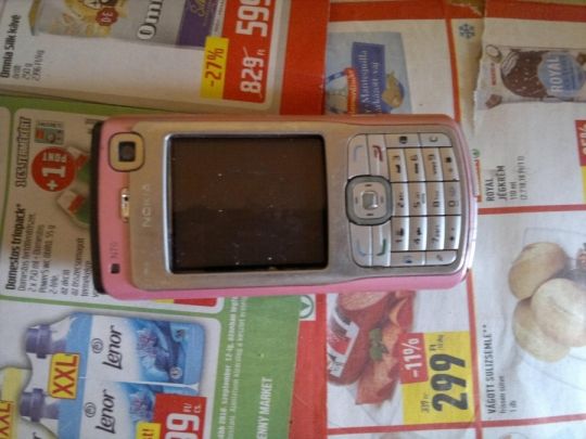 Nokia n70 telefon eladó,csak villog,