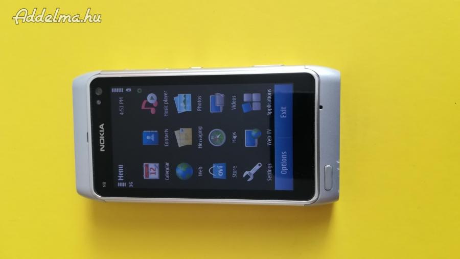 Nokia  N8 mobil  működőképes , független , angol menüs.