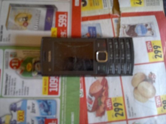 Nokia x2-05  telefon eladó, jó t-mobilos plexi repedt !