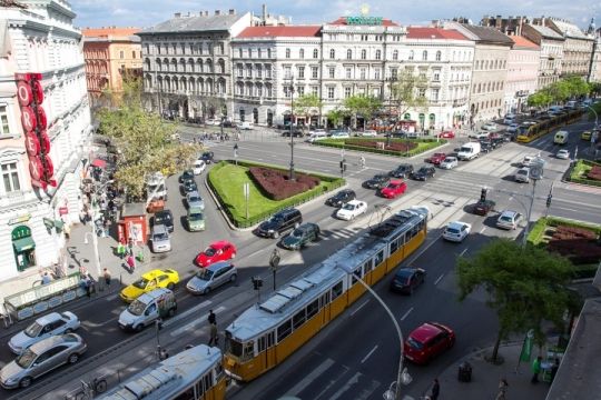 Oktogonon szobák kiadók!