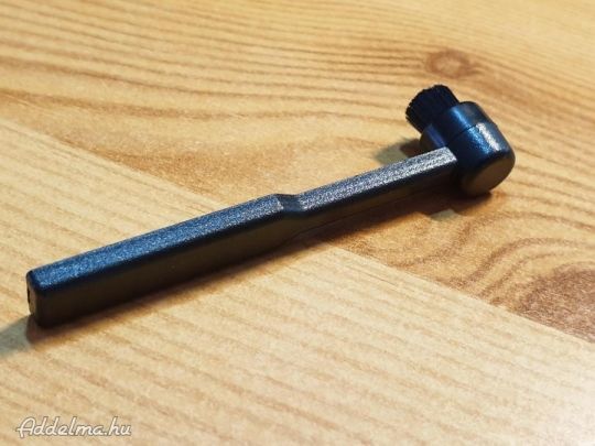 Szénszálas CARBON tűtisztító kefe bakelit