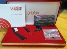 Ortofon OM 5E hangszedő + kefe + csavarhúzó díszdobozban