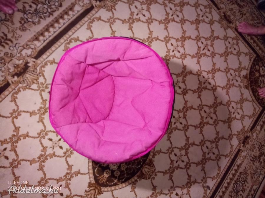 Összecsukható fotel, rózsaszínű huzattal