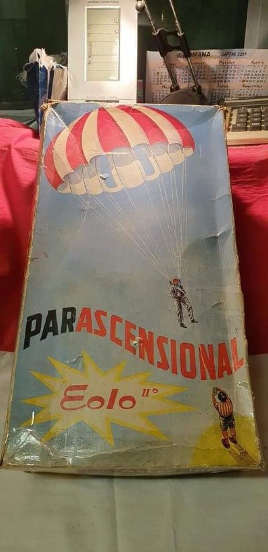 Parascensional Eolo II retró ejtőernyős papírsárkány