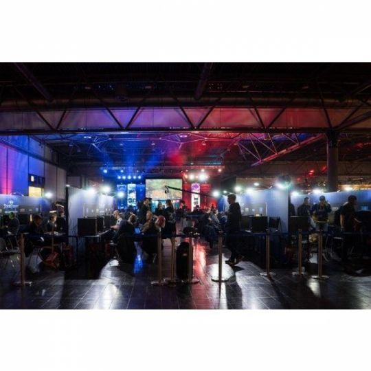 PC FACTORY E-SPORT SERIES 1