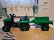 Pedálos traktor utánfutóval