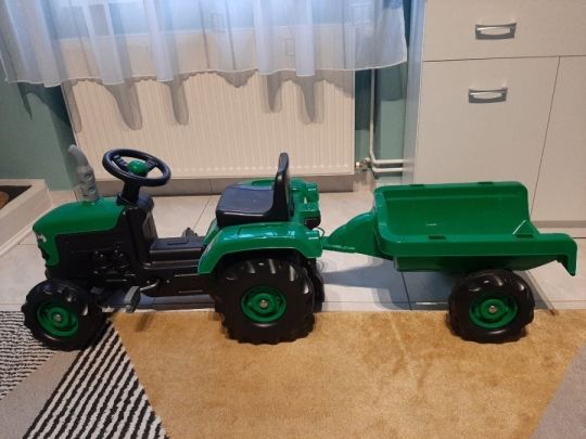 Pedálos traktor utánfutóval