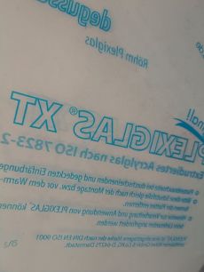 Plexi (nem víztiszta) antireflex 3 mm-es