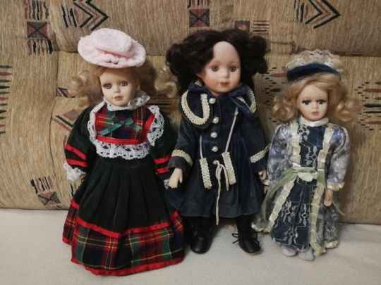 Porcelánfejű babák eladók.