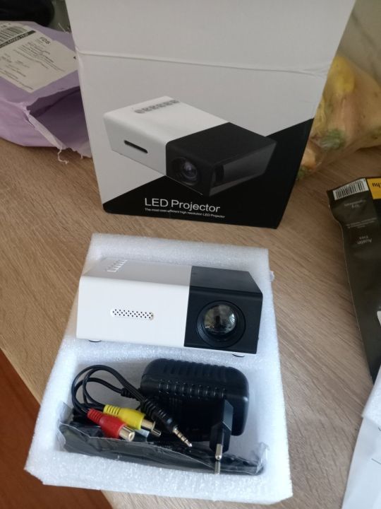 Projektor uj