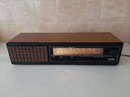 Rádió, Saturn MR 422