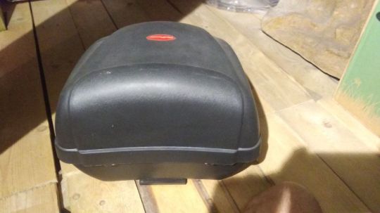 Robogó csomagtartó doboz