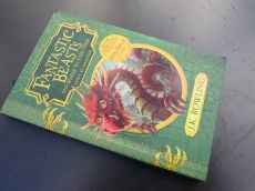 Rowling: Fantastic Beasts and Where to Find Them + boríték