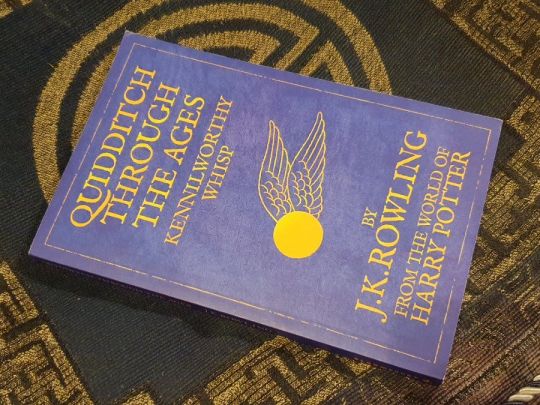 Rowling: Harry Potter -Quidditch Through the Ages+körözési notesz