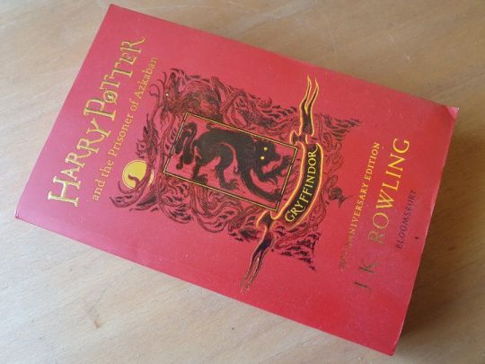Rowling: HP and The Prisoner of Azkaban-Gryffindor,Ravenclaw