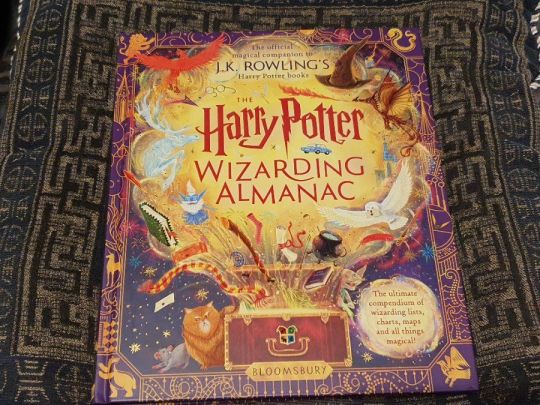 Rowling: The Harry Potter Wizarding Almanac -varázslóalmanach