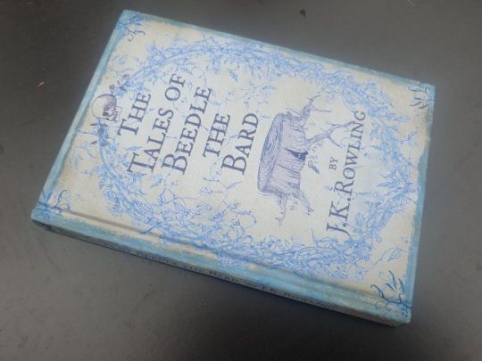 Rowling: The Tales of Beedle the Bard (Harry Potter) + notesz