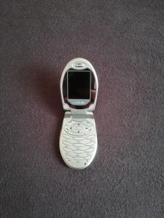 Sagem myc-3b telefon eladó ,akku nélkül, nincsen tesztelve.